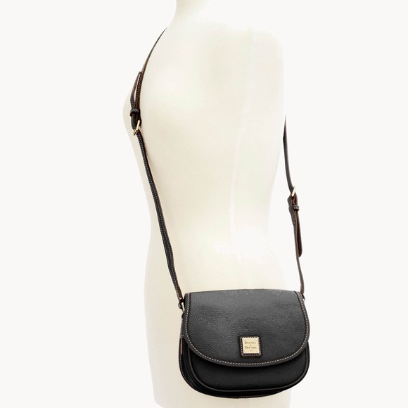 Dooney and Burke Hallie Pebble Grain Leather Crossbody Handbag Black Gold - Picture 1 of 8